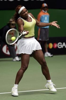 Serena Williams (USA) - Vorhand Tennis Damen Australian Open 2005, WTA Tour, Grand Slam, Hartplatz, Hardcourt, Hartplatztennis, Hartplatzturnier, Einzelbild Melbourne Dynamik,