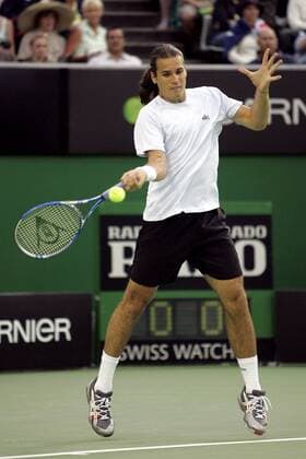 Thomas Haas (Deutschland) - Vorhand Tennis Herren Australian Open 2005, ATP Tour, Grand Slam, Hartplatz, Hardcourt, Hartplatztennis, Hartplatzturnier, Einzelbild Melbourne Dynamik,