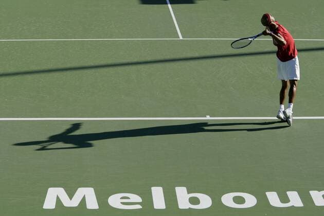 James Blake (USA) - Aufschlag Tennis Herren Australian Open 2005, ATP Tour, Grand Slam, Hartplatz, Hardcourt, Hartplatztennis, Hartplatzturnier Einzelbild Melbourne Dynamik,