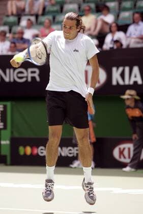 Thomas Haas (Deutschland) - Rückhand Tennis Herren Australian Open 2005, ATP Tour, Grand Slam, Hartplatz, Hardcourt, Hartplatztennis, Hartplatzturnier Einzelbild Melbourne
