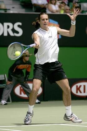 Thomas Haas (Deutschland) - Vorhand Tennis Herren Australian Open 2005, ATP Tour, Grand Slam, Hartplatz, Hardcourt, Hartplatztennis, Hartplatzturnier Einzelbild Melbourne Dynamik,