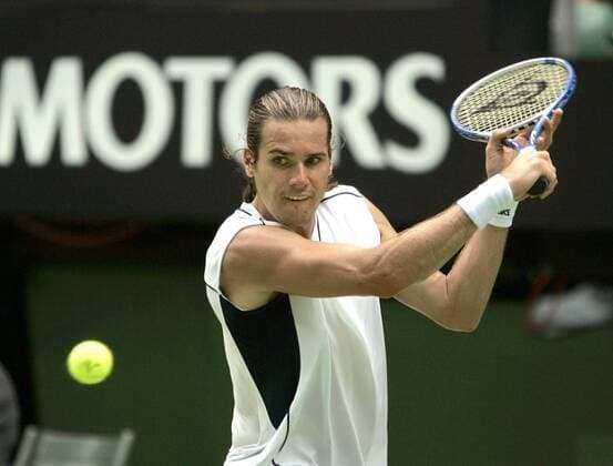 Thomas Haas (Deutschland) fixiert den Ball Tennis Herren Australian Open 2005, ATP Tour, Grand Slam Einzelbild Melbourne