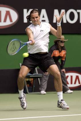 Thomas Haas (Deutschland) - Vorhand Tennis Herren Australian Open 2005, ATP Tour, Grand Slam, Hartplatz, Hardcourt, Hartplatztennis, Hartplatzturnier Einzelbild Melbourne Dynamik,
