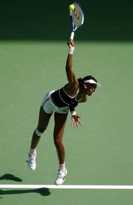 Venus Williams (USA) - Aufschlag Tennis Damen Australian Open 2005, Grand Slam, WTA Tour, Hartplatz, Hardcourt, Hartplatztennis, Hartplatzturnier Einzelbild Melbourne Dynamik,