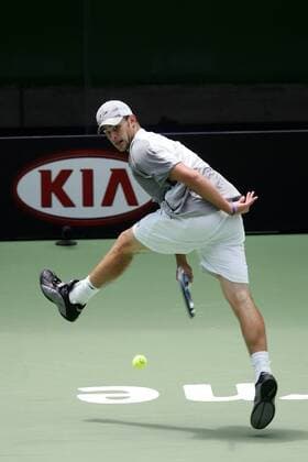Andy Roddick (USA) - Notschlag durch die Beine Tennis Herren Australian Open 2005, ATP Tour, Grand Slam, Vdig Einzelbild Melbourne