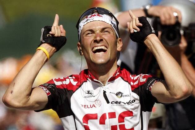 Ivan Basso (Italien CSC) feiert seinen Etappensieg Radsport Herren Tour de France 2004, Straßenradsport, Straße, Rad Einzelbild 12. Etappe: Castelsarrasin - La Mongie Begeisterung, Freude,