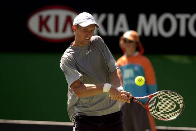 Nikolay Davydenko (Rußland) - beidhändige Rückhand Tennis Herren Australian Open 2005, ATP Tour, Grand Slam, Einzelbild Melbourne Dynamik,