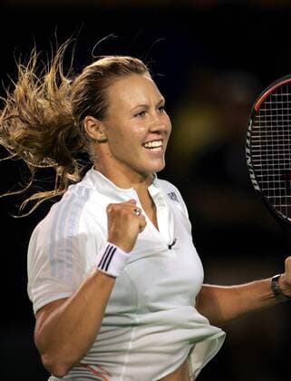 Alicia Molik (Australien) freut sich über ihren Viertelfinaleinzug Tennis Damen Australian Open 2005, WTA Tour, Grand Slam, Einzelbild Flinders Park Pan8076 Melbourne Freude,  