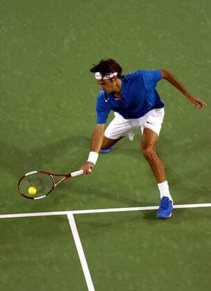 Roger Federer (Schweiz) . Vorhand Tennis Herren Australian Open 2005, Grand Slam, ATP-Tour, Hartplatz, Hardcourt, Hartplatztennis, Hartplatzturnier Einzelbild Melbourne