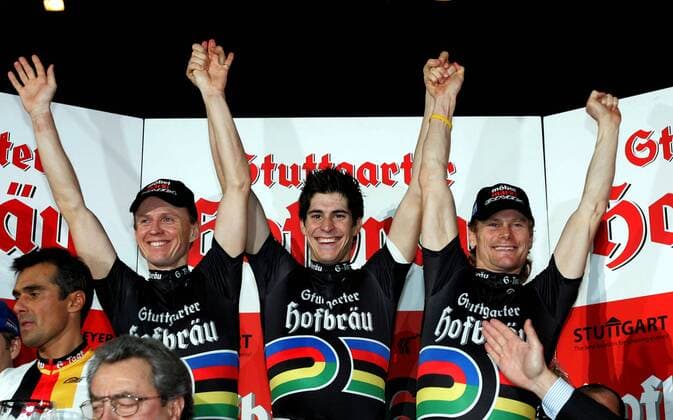 Die Sieger des Stuttgarter Sixdays, v. li.: Kurt Betschart, Franco Marvulli und Bruno Risi (alle Schweiz) Radsport Herren Stuttgarter 6 Tage Rennen 2005, Sechstagerennen, Sechstage, Sechs, Sixdays, six days, Gruppe Stuttgart Freude, Begeisterung,