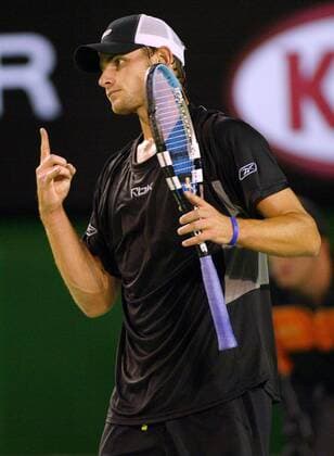 Andy Roddick (USA) erhebt mahnend den Finger Tennis Herren Australian Open 2005, Grand Slam, ATP-Tour Einzelbild Melbourne