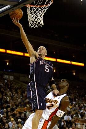 Jason Kidd (New Jersey Nets, li.) - Korbleger gegen Mickael Pietrus (Golden State Warriors) - !! (Icon9411329) Basketball Herren NBA 2004 2005, Golden State Warriors - New Jersey Nets 99:113 Gruppe Oakland Dynamik, EDITORIAL USE ONLY