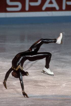 Surya Bonaly (Frankreich) - Salto Eiskunstlauf WM Damen Weltmeisterschaft 1991, Eiskunstlaufen, Aufnahmedatum geschätzt, Einzelbild München Dynamik,