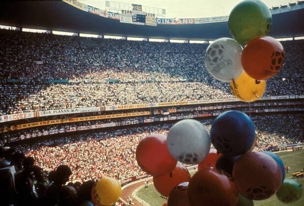 Das ausverkaufte Aztekenstadion während der Eröffnungsfeier zur WM 1970 Fußball WM Herren Weltmeisterschaft 1970, Eröffnungszeremonie Totale Estadio Azteca Mexiko City, Mexiko-Stadt