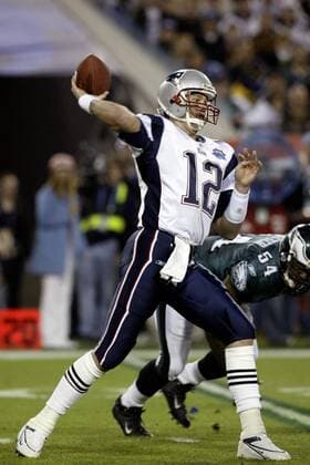 Quarterback Tom Brady (New England Patriots) - !! (Icon5923158) American Football Herren NFL 2004 2005, Super Bowl XXXIX, Superbowl, New England Patriots Einzelbild Endspiel, Finale Jacksonville Dynamik, EDITORIAL USE ONLY