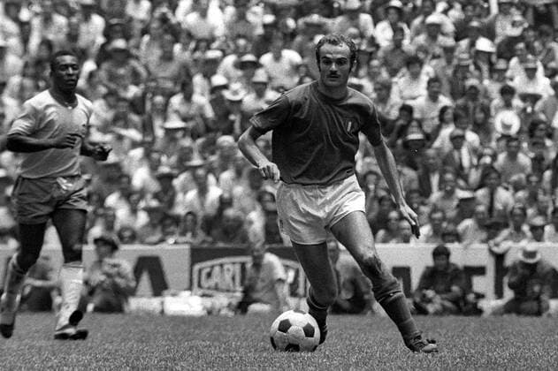 Sandro Mazzola (Italien) am Ball Fußball WM Herren Weltmeisterschaft 1970, Nationalmannschaft, Nationalteam, Nationaltrikot, Länderspiel, Finale, Einzelbild Mexico City Dynamik,