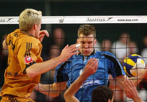 Felix Fischer (SCC Berlin, re.) gegen Oliver Kieffer (Paris) Volleyball EC 1 Herren Champions League 2004 2005, SC Charlottenburg Berlin - Paris Volley 1:3 Gruppe Berlin Dynamik,