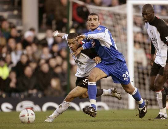 Liam Rosenior (Fulham, li.) gegen Marcus Tudgay (Derby County) -  Fußball Herren FA Cup 2004 2005, Englischer Pokal, Pokalspiel, FC Fulham - Derby County 4:2 n.V. Gruppe London Dynamik, Kampf,