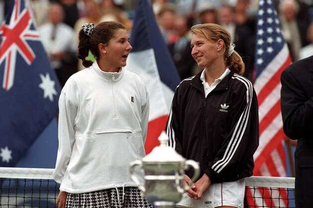 US Open Siegerin Steffi Graf (Deutschland, re.) neben ihrer Finalgegnerin Monica Seles (USA) Tennis Damen US Open 1995, Grand Slam, WTA Tour, Gruppe Flushing Meadow, Meadows New York