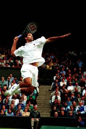 Pete Sampras (USA) - gesprungener Überkopfball Tennis Herren All England Championships 1996, ATP Tour, Grand Slam Einzelbild Wimbledon London Dynamik, Höhe,