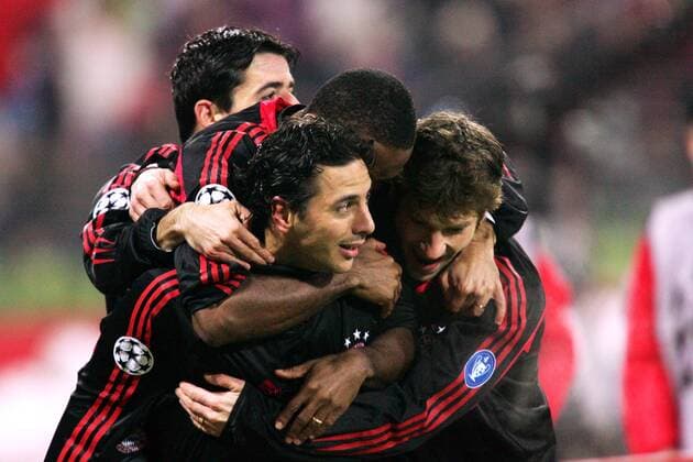 Torjubel Bayern, v.li.: Makaay, Claudio Pizarro, Ze Roberto und Torsten Frings Fußball EC 1 Herren Champions League 2004 2005, FC Bayern München, Vdig Gruppe München Freude, Begeisterung,