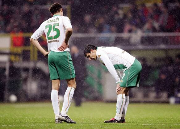 Paul Stalteri (re.) und Valerien Ismael (beide Bremen) Fußball EC 1 Herren Champions League 2004 2005, SV Werder Bremen Gruppe Bremen Enttäuschung,