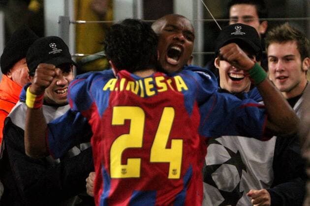 Samuel Etoo (hi.) und Iniesta (beide FC Barcelona) - Torjubel -  Fußball EC 1 Herren Champions League 2004 2005, Barca Gruppe Barcelona Freude, Begeisterung,