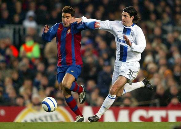 Deco (FC Barcelona, li.) gegen Tiago (Chelsea) Fußball EC 1 Herren Champions League 2004 2005, FC Barcelona - Chelsea FC London 2:1, Barca Gruppe pan8366 Barcelona Dynamik,  