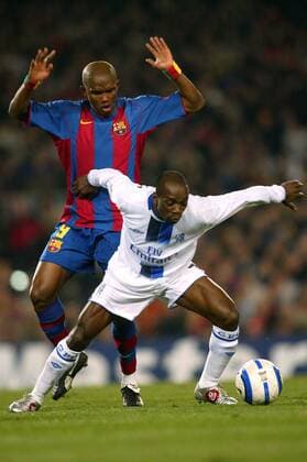 Claude Makelele (Chelsea, vorn) gegen Samuel Etoo (FC Barcelona) Fußball EC 1 Herren Champions League 2004 2005, FC Barcelona - Chelsea FC London 2:1, Barca Gruppe pan8366 Barcelona Dynamik,  