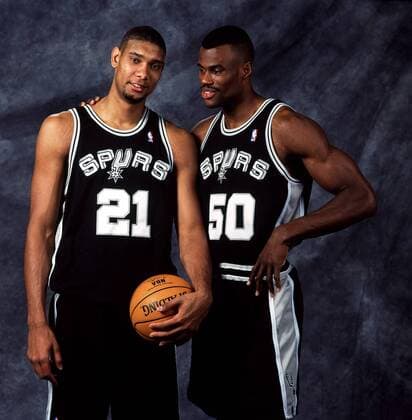 David Robinson (re.) und Tim Duncan (beide San Antonio Spurs) - (Icon6000215) Basketball Herren NBA 1999 2000, Shooting, Fotoshooting, Fototermin Gruppe Datum geschätzt San Antonio EDITORIAL USE ONLY