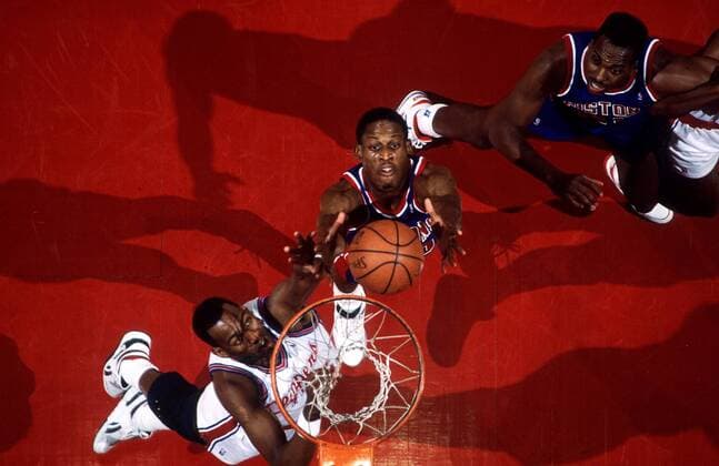 Dennis Rodman (Mitte) holt sich den Rebound, re. John Salley (beide Detroit Pistons) - (Icon5000595) Basketball Herren NBA 1987 1988, Los Angeles Clippers - Detroit Pistons 102:100, Vdia Gruppe Los Angele, LA, L.A., L A Dynamik, EDITORIAL USE ONLY