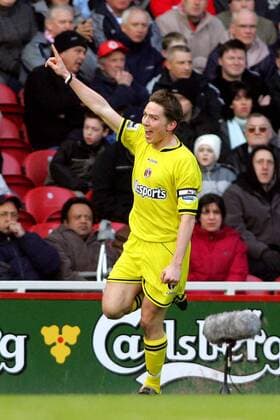 Torschütze Matt Holland (Charlton) jubelt -  Fußball Herren English Premier League 2004 2005, 1. Englische Liga, Charlton Athletic, Vdig Einzelbild Middlesbrough Begeisterung, Freude,