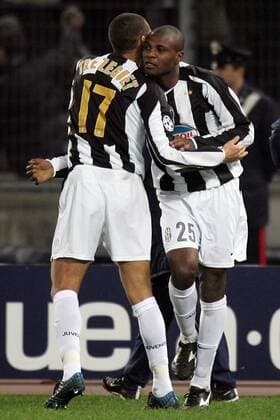 David Trezeguet (li.) und Marcelo Danubio Zalayeta (beide Juve) - Torjubel Fußball EC 1 Herren Champions League 2004 2005, Juventus Turin, Achtelfinale, Gruppe Turin