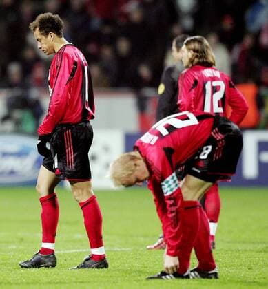 Franca (Leverkusen) enttäuscht Fußball EC 1 Herren Champions League 2004 2005, Bayer 04 Leverkusen, Achtelfinale Gruppe Leverkusen Enttäuschung,