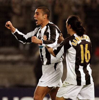 David Trezeguet (li.) und Mauro Camoranesi (beide Juve) - Torjubel Fußball EC 1 Herren Champions League 2004 2005, Juventus Turin, Achtelfinale, Gruppe Turin Begeisterung, Freude,