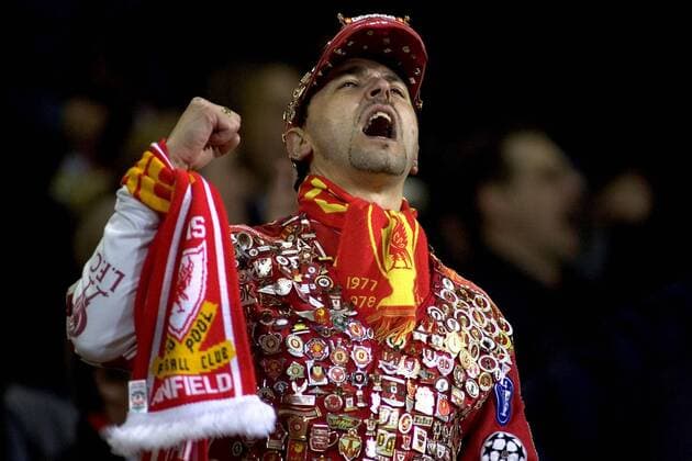 Fan aus Liverpool feuert hingebungsvoll sein Team an Fußball EC 1 Herren Champions League 2004 2005, FC Liverpool Einzelbild Achtelfinale Leverkusen