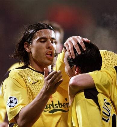 Milan Baros (li.) mit Streicheleinheiten für Torschütze Luis Garcia (beide Liverpool) Fußball EC 1 Herren Champions League 2004 2005, FC Liverpool Gruppe Leverkusen Freude