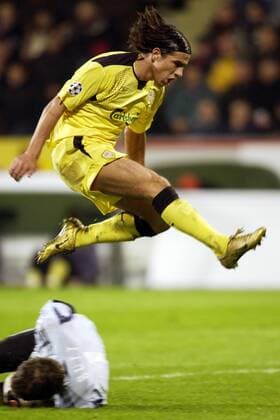 Milan Baros (Liverpool) überspringt fair Torwart Butt (Leverkusen) Fußball EC 1 Herren Champions League 2004 2005, Bayer 04 Leverkusen - FC Liverpool 1:3 Gruppe Leverkusen Dynamik, Abwehr