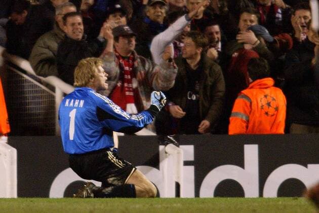 Schlußjubel: Torwart Oliver Kahn (Bayern) bejubelt den Einzug in das Viertelfinale Fußball EC 1 Herren Champions League 2004 2005, FC Bayern München Totale London Begeisterung, Freude,