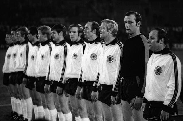 Mannschaftsaufstellung BR Deutschland, u.a.v.re.: Uwe Seeler, Torwart Manfred Manglitz, Karl Heinz Schnellinger, Willi Schulz und Günter Netzer Fußball Länderspiel Herren Länderspiel 1970, Nationalmannschaft, Nationalteam, BRD Totale Sevilla