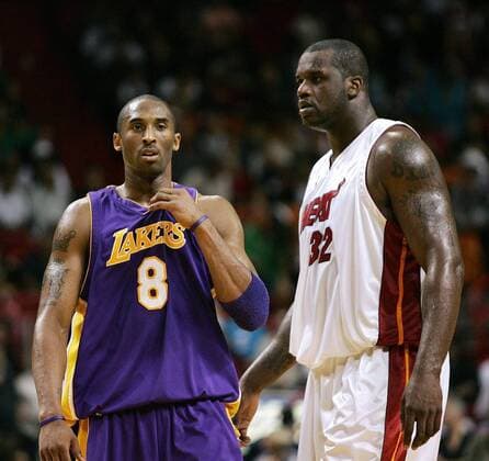 Kobe Bryant (Los Angeles Lakers, li.) neben Shaquille O Neal (Miami Heat) Basketball Herren NBA 2004 2005, Miami Heat - Los Angeles Lakers 102:89, L. A. LA Gruppe Miami