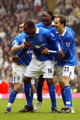 Torjubel Birmingham um Emile Heskey, re. Stephen Clemence, daneben Mario Melchiot -  Fußball Herren English Premier League 2004 2005, 1. Englische Liga, Birmingham City, Vdig Gruppe Birmingham Freude,