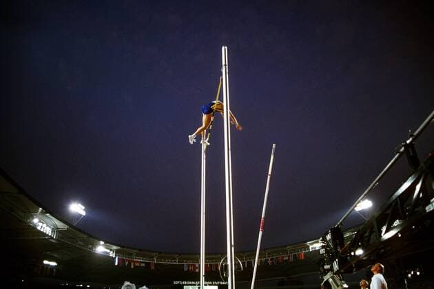 Sergej Bubka (Ukraine) überquert die Latte Leichtathletik WM Herren Weltmeisterschaft 1993, Stab, Stabhoch, Stabhochsprung Einzelbild Aufmacher Stuttgart