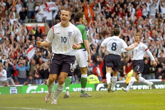Michael Owen (England) - Torjubel -  Fußball Länderspiel Herren Weltmeisterschaftsqualifikation 2005, Qualifikation, Länderspiel, Nationalmannschaft, Nationalteam Gruppe Manchester Freude,