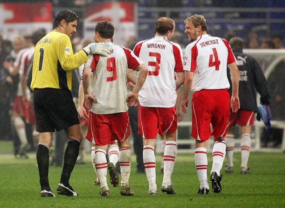 Abgang Schweiz v.li.: Torwart Pascal Zuberbühler, Alexander Frei, Ludovic Magnin, Stephane Henchoz Fußball Länderspiel Herren Weltmeisterschaftsqualifikation 2005, Qualifikation, Länderspiel, Nationalmannschaft, Nationalteam, Gruppe Alex Paris Freude,