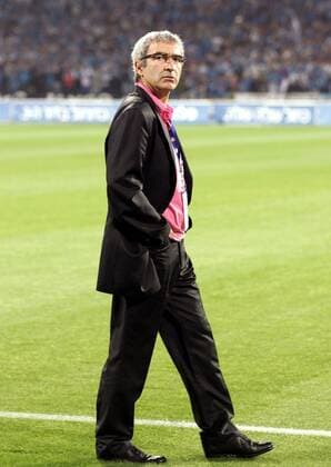 Nationaltrainer Raymond Domenech (Frankreich) skeptisch Fußball Länderspiel Herren Weltmeisterschaftsqualifikation 2005, Qualifikation, Länderspiel, Nationalmannschaft, Nationalteam, Einzelbild pan8765 Tel Aviv Skepsis,  
