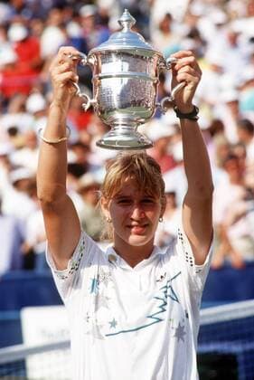 Steffi Graf (BR Deutschland) präsentiert stolz die Trophäe für ihren US Open Sieg Tennis Damen US Open 1988, Grand Slam, WTA Tour, Finale, Endspiel, Vdia Einzelbild Flushing Meadow, Meadows New York Freude,