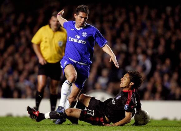 Frank Lampard (Chelsea, li.) gegen Jose Paolo Guerrero (Bayern) Fußball EC 1 Herren Champions League 2004 2005, Viertelfinale, FC Chelsea London - FC Bayern München 4:2, Vdig Gruppe London Dynamik, Kampf,
