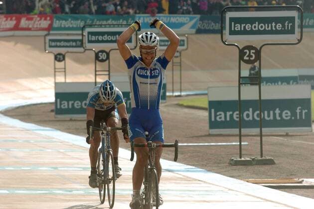 Tom Boonen (Belgien Quick Step) gewinnt Paris - Roubaix 2005 -  Radsport Herren Paris - Roubaix 2005, Straßenradsport, Straße, Rad Gruppe Freude,