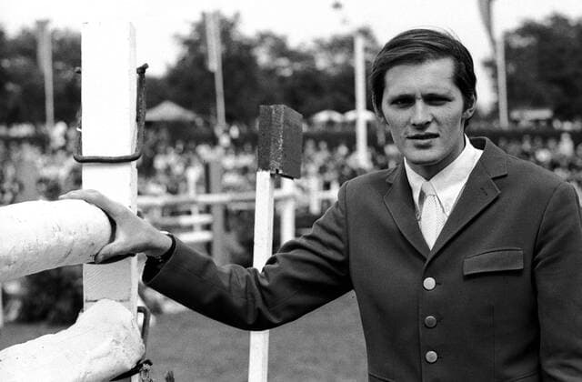 Gerd Wiltfang (BR Deutschland) Pferdesport Herren Reitturnier 1972, Reiten, Springreiten, Reitsport, Springen, Reitsportturnier, Vneg, Vsw Einzelbild Verden